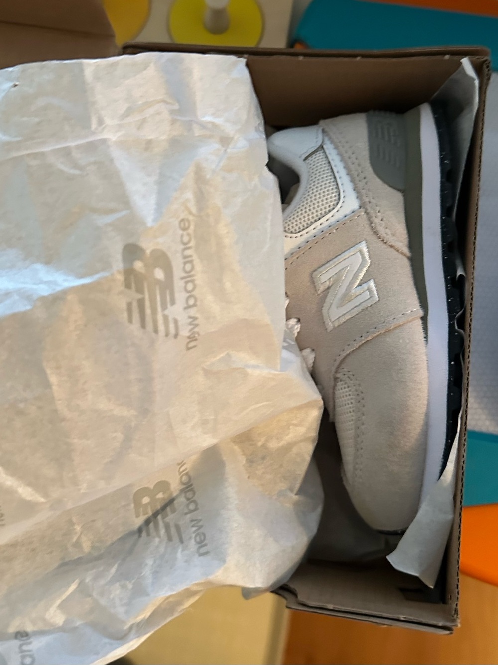 New Balance Grey White Shoe Box - 574 Model - Picture 12 of 14